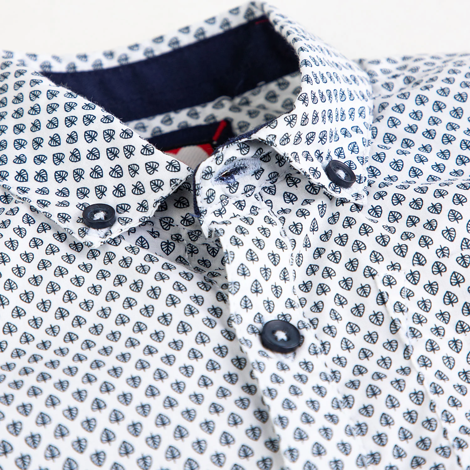 Minimalist leaf printed shirt - Image 2