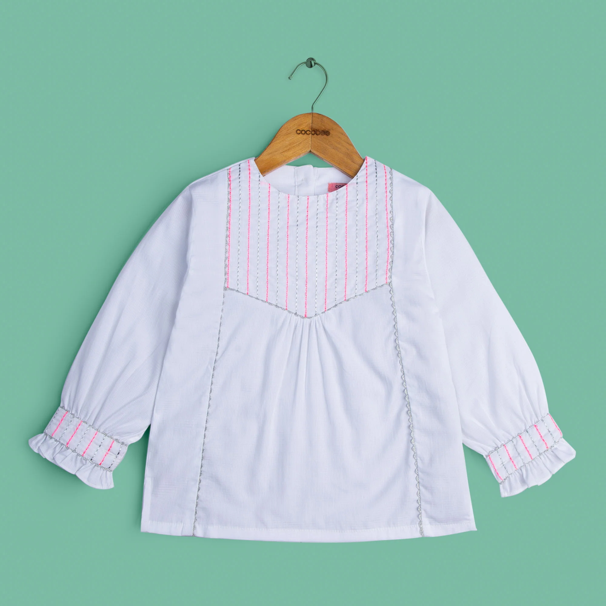 Snugy White Top