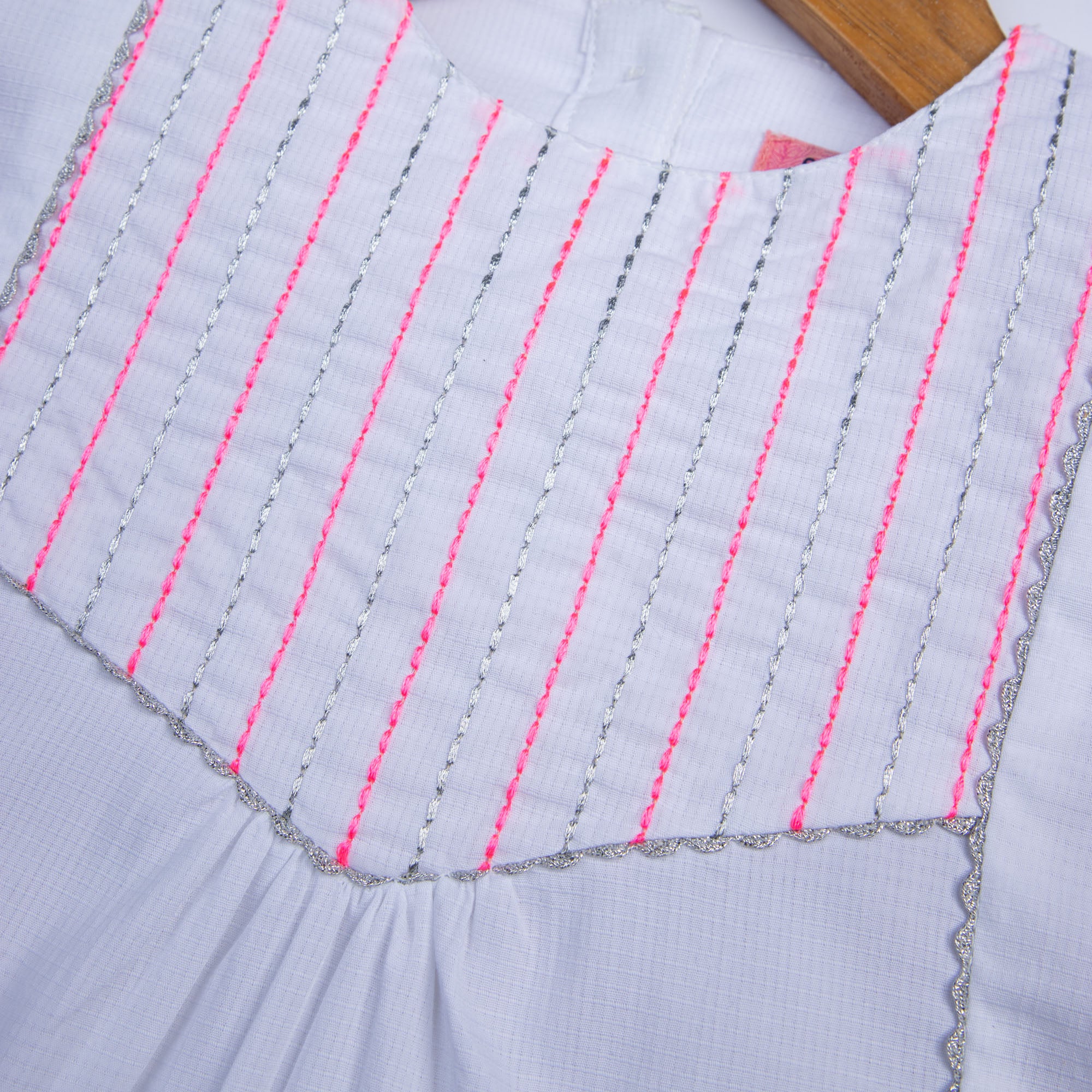 Snugy White Top - Image 2