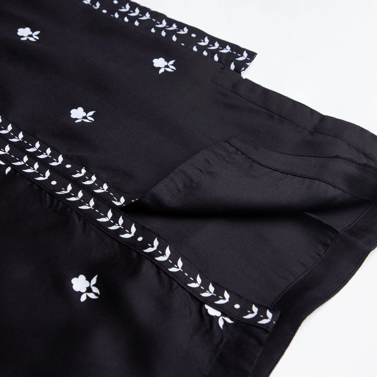 Ethnic Black Kurti - Image 2