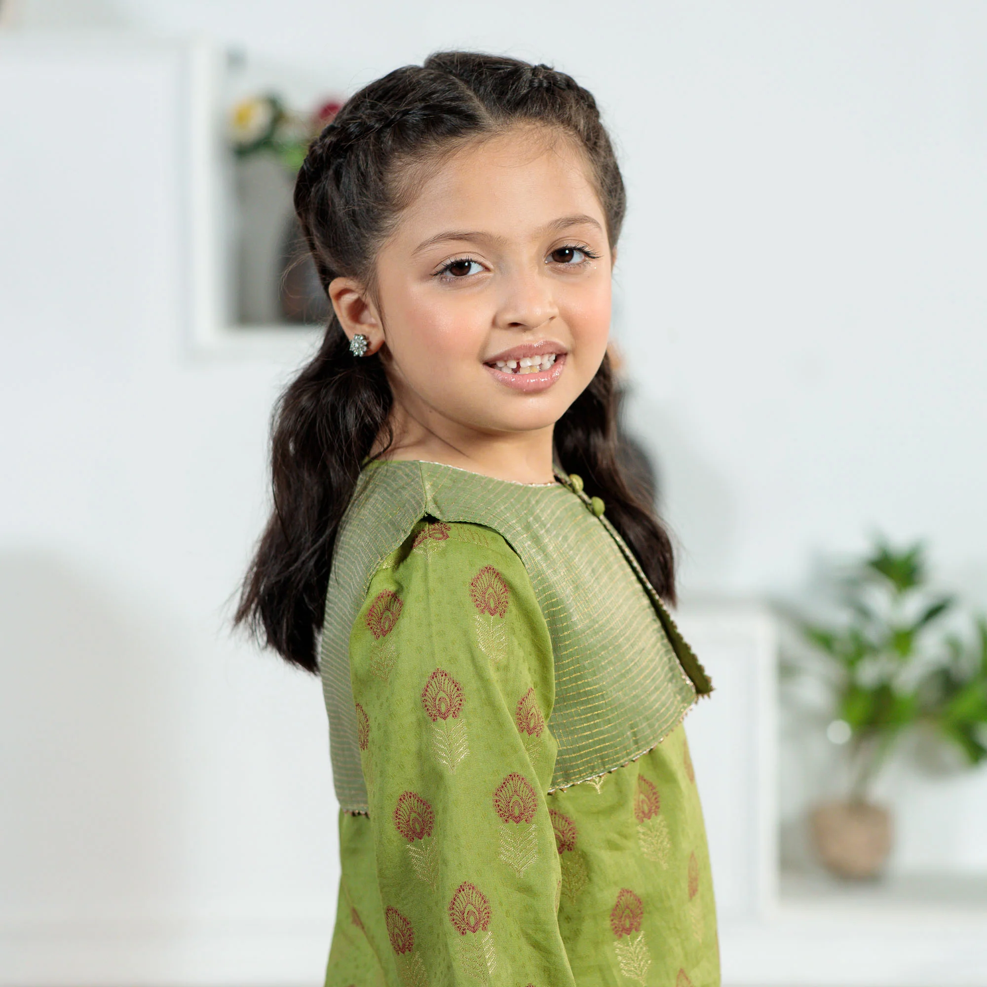 Olive Aura Ethnic Suit - Image 3