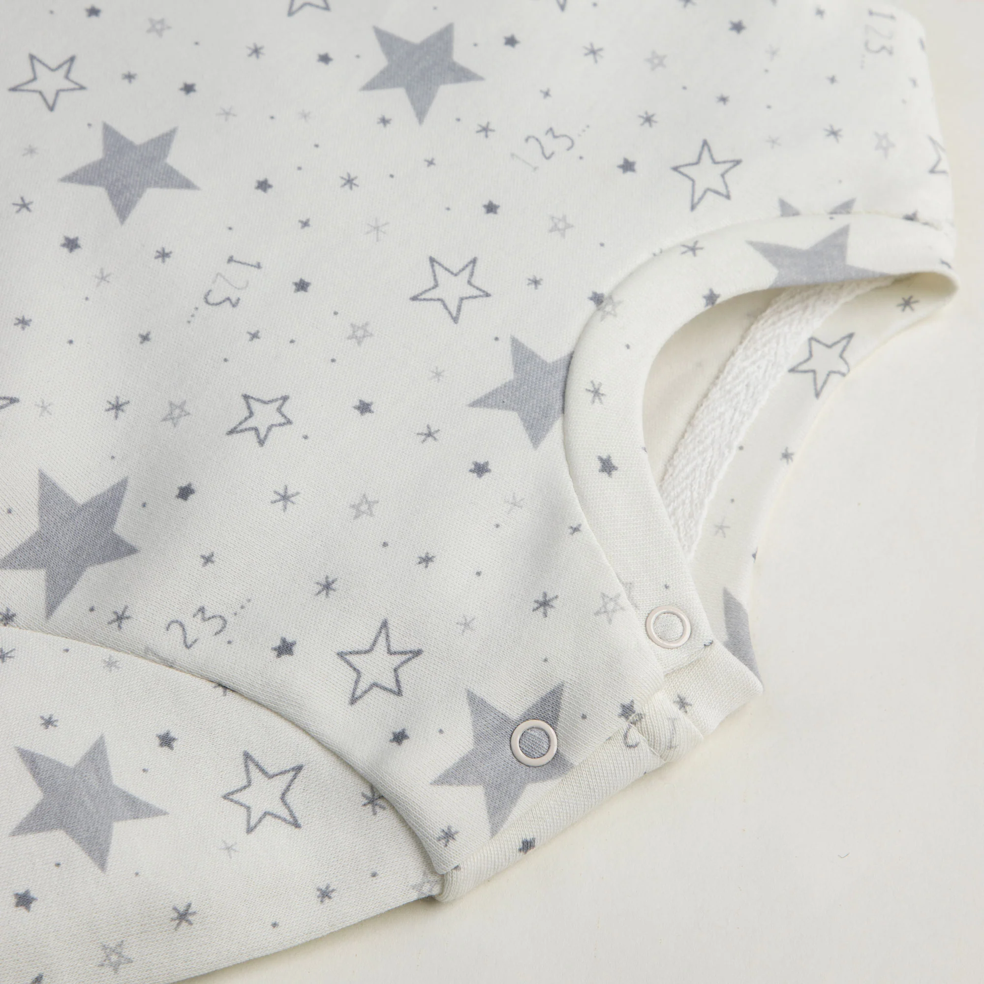 Baby 2-piece Tee and Jogger set - Image 2